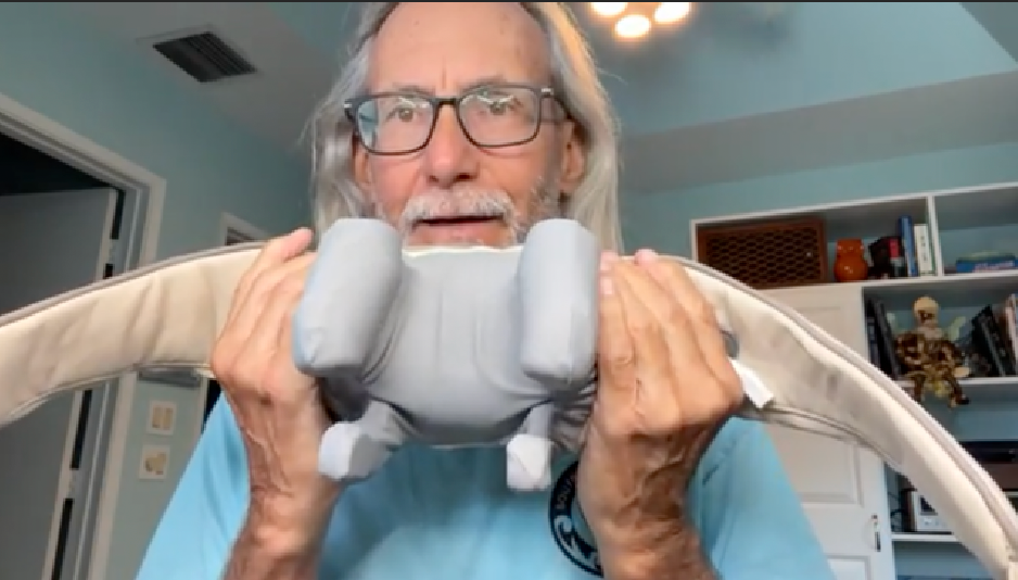 Cargar video: Trying Out TheraPexa Shiatsu Neck &amp; Shoulder Massager